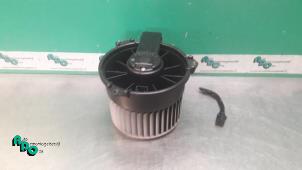 Used Heating and ventilation fan motor Daihatsu Cuore (L251/271/276) 1.0 12V DVVT Price € 15,00 Margin scheme offered by Autodemontagebedrijf Otte