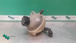 Used Expansion vessel Peugeot Expert (G9) 1.6 HDi 90 Price € 12,10 Inclusive VAT offered by Autodemontagebedrijf Otte