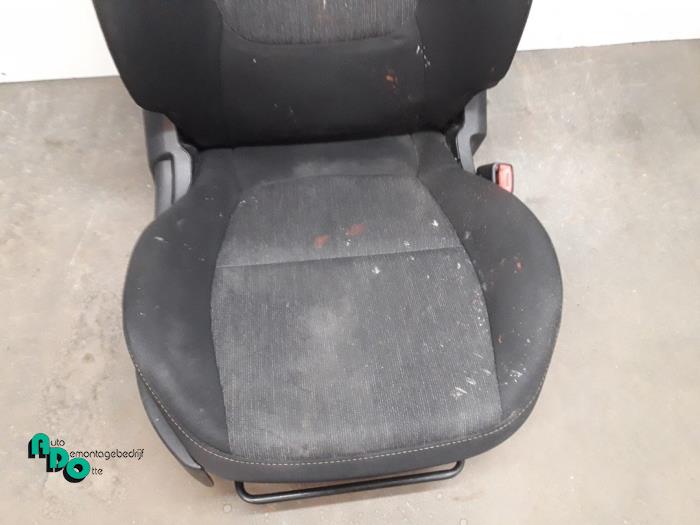 Seat, right from a Kia Picanto (TA) 1.0 12V 2015