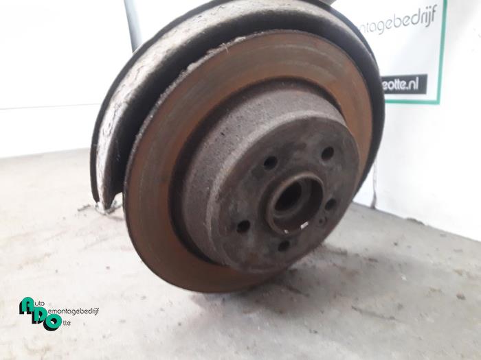 Rear wheel bearing from a Mercedes-Benz Vito (639.6) 2.2 111 CDI 16V 2005