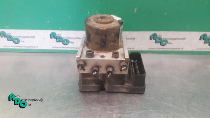 Usagé Pompe ABS Peugeot 207/207+ (WA/WC/WM) 1.4 16V VTi Prix € 20,00 Règlement à la marge proposé par Autodemontagebedrijf Otte