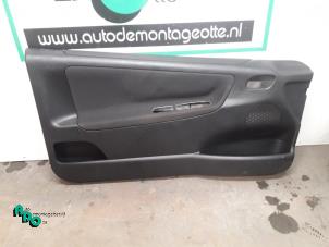 Usados Tapizado de puerta de 2 puertas izquierda Peugeot 207 CC (WB) 1.6 16V Precio € 30,00 Norma de margen ofrecido por Autodemontagebedrijf Otte