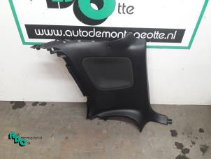 Używane Panel boczny lewy tyl Peugeot 207 CC (WB) 1.6 16V Cena € 30,00 Procedura marży oferowane przez Autodemontagebedrijf Otte