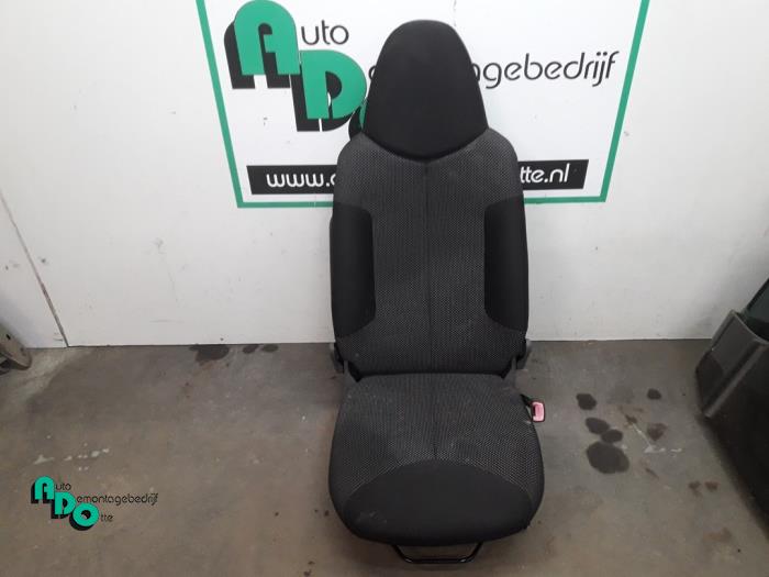 Seat, right Toyota Aygo 1.0 12V VVT-i - Otte