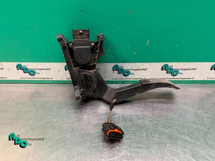 Begagnade Gaspedalsensor Mercedes Vito (639.6) 2.2 111 CDI 16V Pris € 40,00 Marginaltabell erbjuds av Autodemontagebedrijf Otte