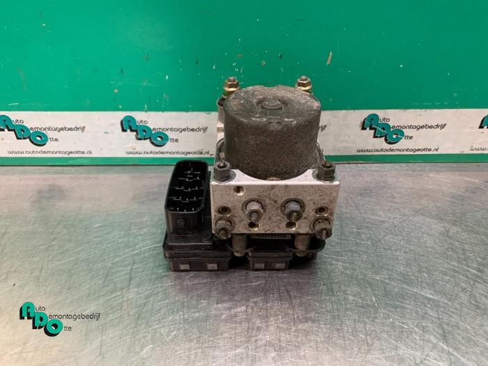 Usagé Bloc ABS Daihatsu Cuore (L251/271/276) 1.0 12V DVVT Prix € 35,00 Règlement à la marge proposé par Autodemontagebedrijf Otte