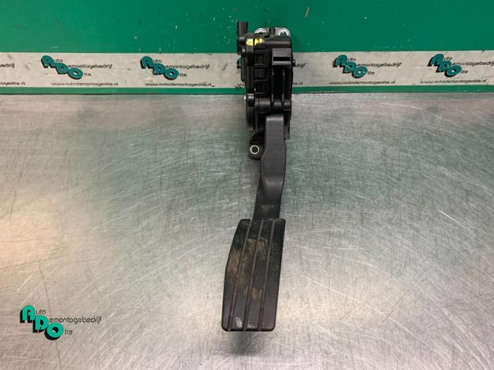 Begagnade Gaspedalsensor Renault Twingo II (CN) 1.5 dCi 90 FAP Pris € 10,00 Marginaltabell erbjuds av Autodemontagebedrijf Otte