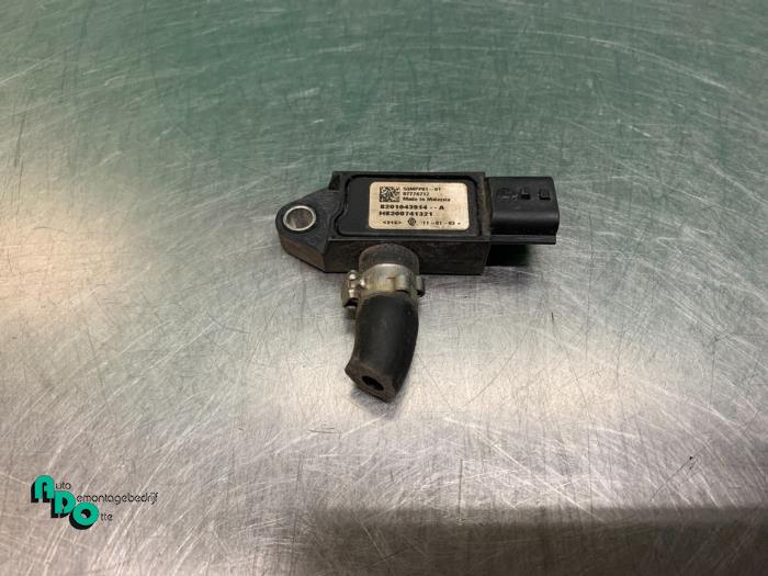 Begagnade Partikelfiltersensor Renault Twingo II (CN) 1.5 dCi 90 FAP Pris € 15,00 Marginaltabell erbjuds av Autodemontagebedrijf Otte