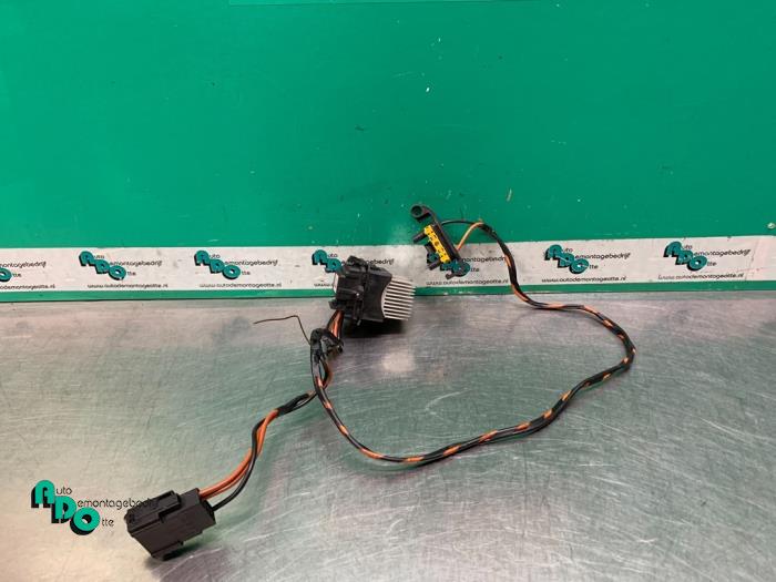 Heater blower motor resistor
