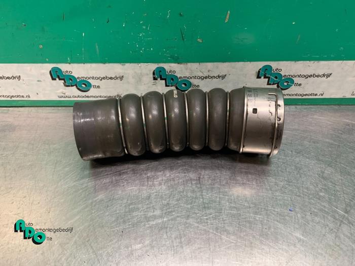 Gebrauchte Intercooler Schlauch Renault Clio III (BR/CR) 1.5 dCi FAP Preis € 10,00 Margenregelung angeboten von Autodemontagebedrijf Otte