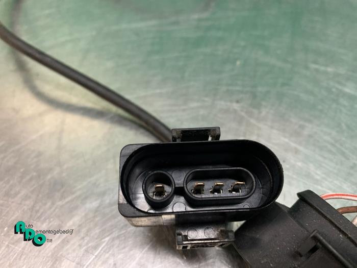 Lambda probe from a Volkswagen Golf III Cabrio Restyling (1E7) 2.0 2000