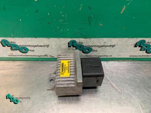Used Glow plug relay Renault Twingo II (CN) 1.5 dCi 90 FAP Price € 15,00 Margin scheme offered by Autodemontagebedrijf Otte