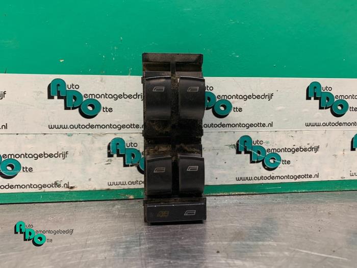 Usados Interruptor de ventanilla eléctrica Audi A3 (8L1) 1.8 20V Precio € 20,00 Norma de margen ofrecido por Autodemontagebedrijf Otte