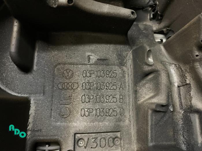 Chapa protectora motor de un Volkswagen Polo V (6R) 1.2 TDI 12V BlueMotion 2011