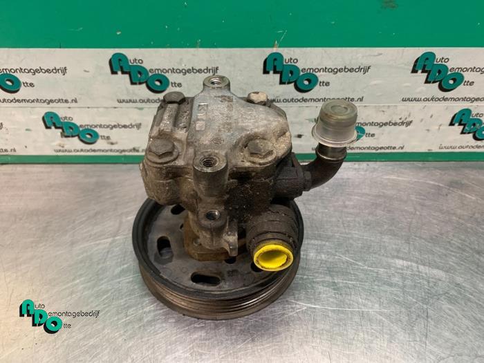 Usagé Pompe de direction Volkswagen Golf IV (1J1) 2.0 Prix € 15,00 Règlement à la marge proposé par Autodemontagebedrijf Otte