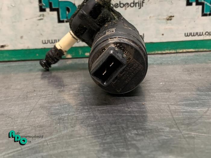 Windscreen washer pump Opel Corsa D 1.4 16V Twinport 430036418 GM
