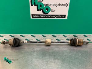 Used Front drive shaft, right Opel Corsa D 1.4 16V Twinport Price € 20,00 Margin scheme offered by Autodemontagebedrijf Otte