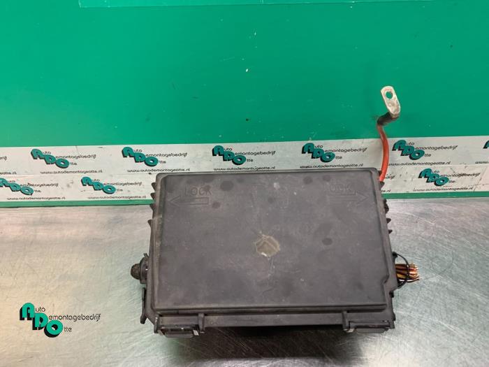 Seat adjustment handle