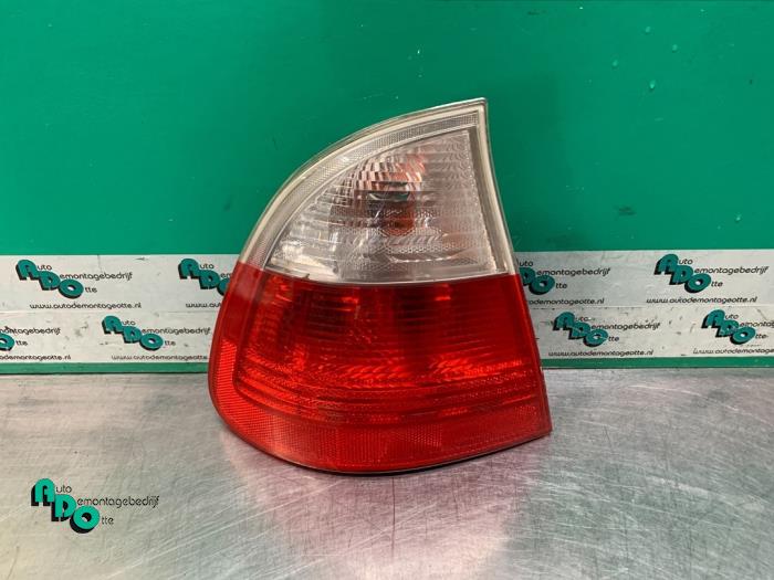 Taillight, left from a BMW 3 serie Touring (E46/3) 325i 24V 2002