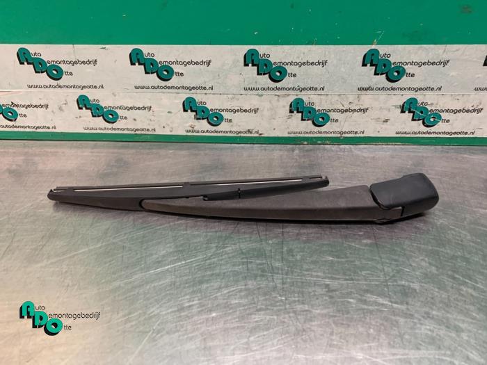 Rear wiper blade