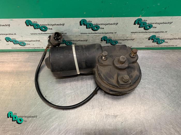 Front wiper motor from a BMW 5-Serie