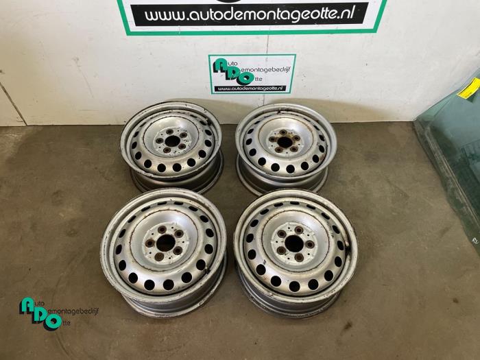 Set of wheels from a Mercedes-Benz Vito (639.7) 2.2 110 CDI 16V Euro 5 2013