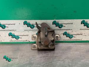 Used Bonnet lock mechanism Peugeot Bipper (AA) 1.4 HDi Price € 15,00 Margin scheme offered by Autodemontagebedrijf Otte