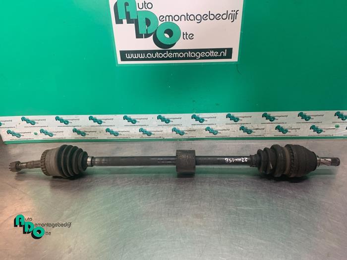 Front drive shaft, right from a Opel Corsa C (F08/68) 1.8 16V GSi 2001