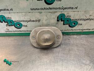 Używane Oswietlenie tablicy rejestracyjnej Kia Picanto (BA) 1.0 12V Cena € 10,00 Procedura marży oferowane przez Autodemontagebedrijf Otte