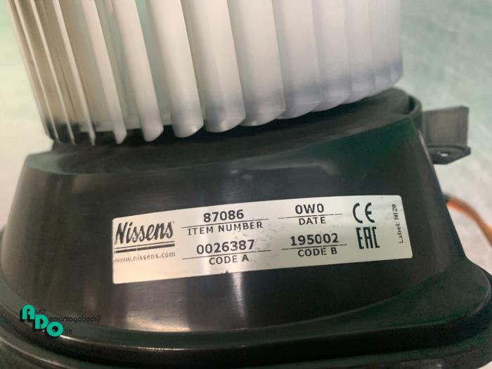 Heating and ventilation fan motor from a Fiat Fiorino (225) 1.3 JTD 16V Multijet 2009