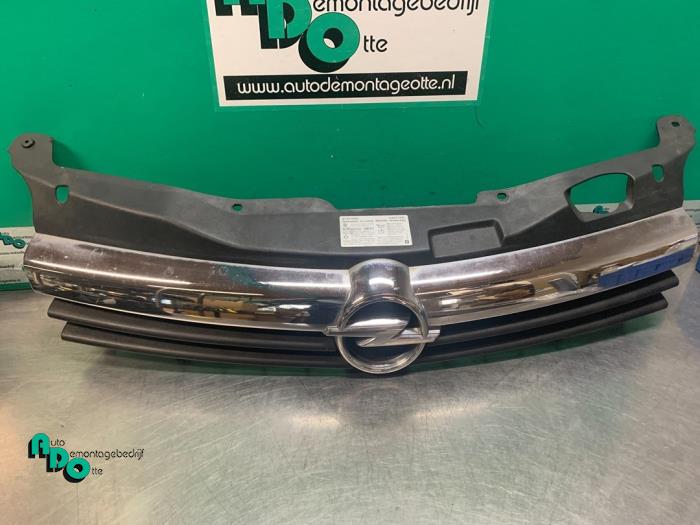 Używane Grill Opel Astra H SW (L35) 1.7 CDTi 16V Cena € 30,00 Procedura marży oferowane przez Autodemontagebedrijf Otte