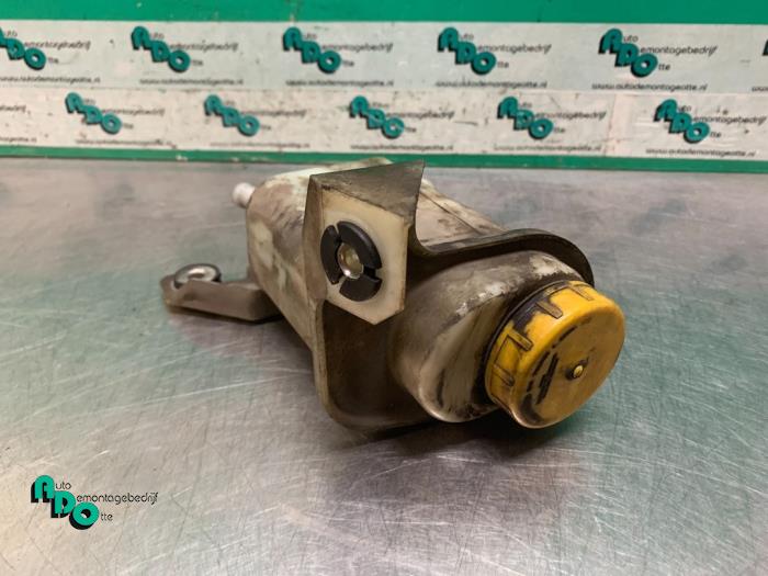 Begagnade Styrservotank Fiat Fiorino (225) 1.3 JTD 16V Multijet Pris € 15,00 Marginaltabell erbjuds av Autodemontagebedrijf Otte