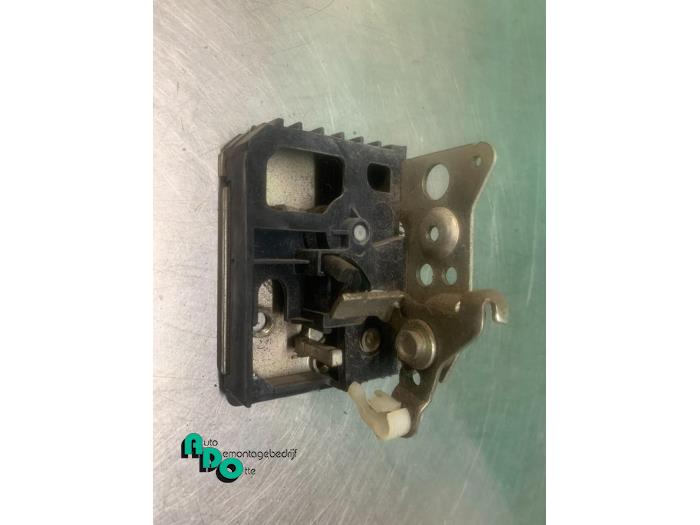 Sliding door lock mechanism, right from a Peugeot Boxer (244) 2.8 HDi 127 2003