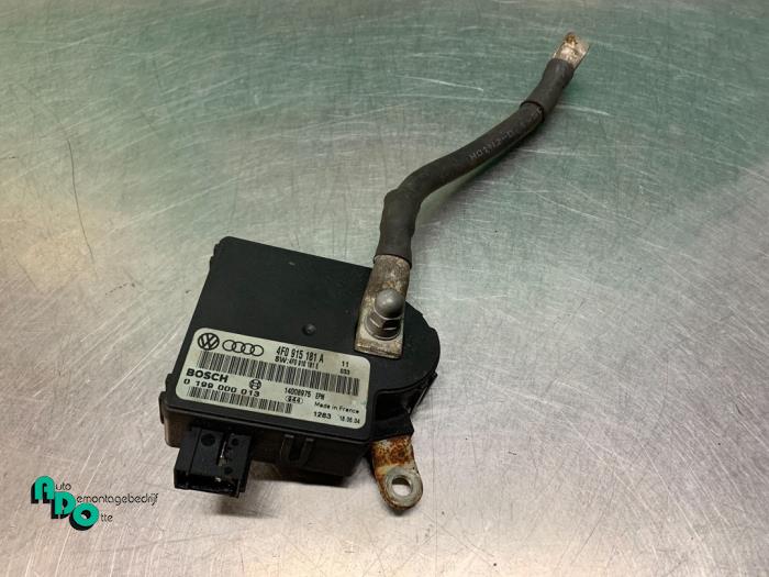 Battery control module Audi A6 2.4 V6 24V 4F0915181A