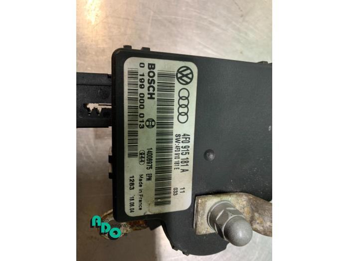 Battery control module Audi A6 2.4 V6 24V 4F0915181A