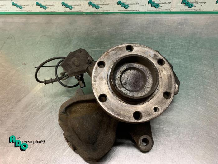 Knuckle, front left from a Mercedes-Benz Sprinter 3,5t (906.63) 313 CDI 16V 2012
