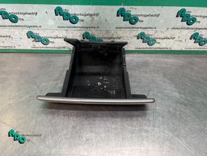 Used Front ashtray Peugeot 308 (4A/C) 1.6 HDiF 16V Price € 20,00 Margin scheme offered by Autodemontagebedrijf Otte