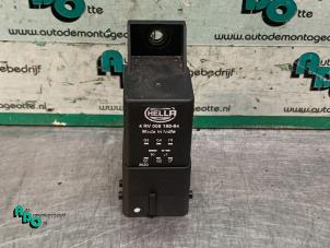 Used Glow plug relay Peugeot 308 (4A/C) 1.6 HDiF 16V Price € 20,00 Margin scheme offered by Autodemontagebedrijf Otte