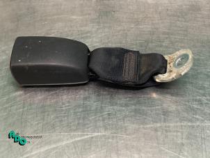 Used Rear seatbelt buckle, left Peugeot 107 1.0 12V Price € 10,00 Margin scheme offered by Autodemontagebedrijf Otte