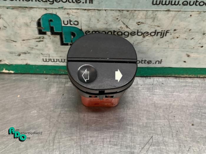 Electric window switch from a Ford Transit Connect 1.8 TDCi 90 2005
