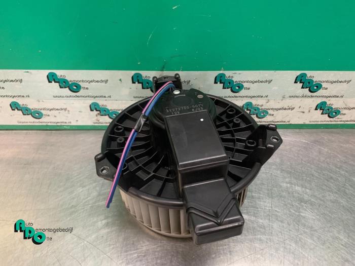 Heating and ventilation fan motor from a Dodge Caliber 1.8 16V 2008