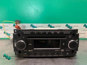 Usagé Radio/Lecteur CD Dodge Caliber 1.8 16V Prix € 35,00 Règlement à la marge proposé par Autodemontagebedrijf Otte