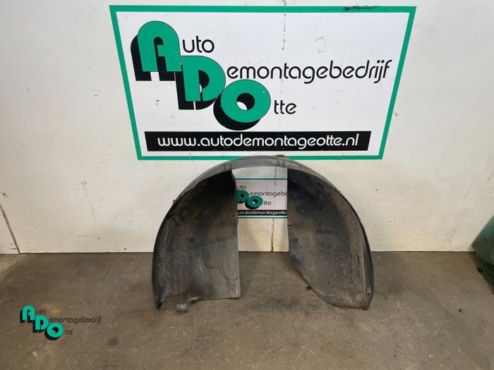 Używane Nadkole Volvo V50 (MW) 2.0 D 16V Cena € 25,00 Procedura marży oferowane przez Autodemontagebedrijf Otte