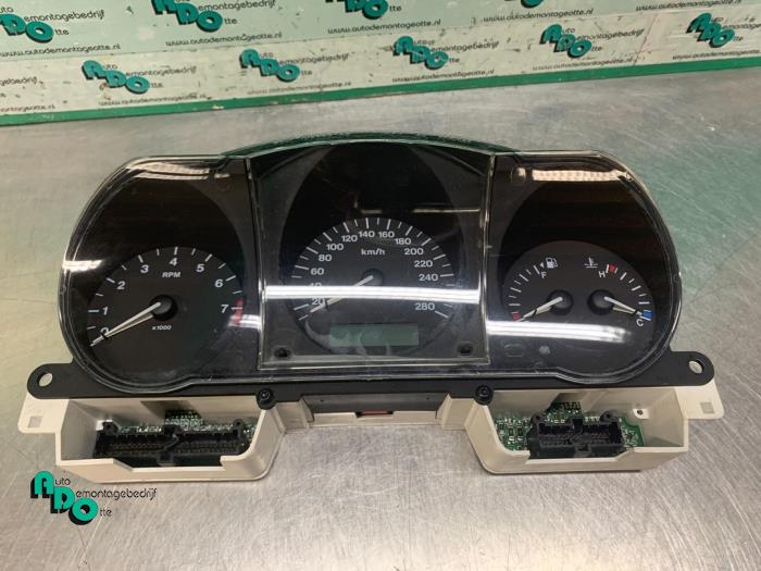 Instrument panel from a Jaguar XJ8 (X308) 3.2 V8 32V Executive 1999