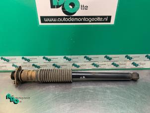 Used Rear shock absorber, right BMW 3 serie (E36/4) 316i Price € 15,00 Margin scheme offered by Autodemontagebedrijf Otte
