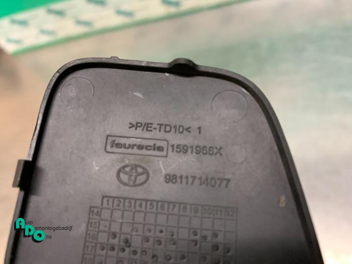 Zaslepka zaczepu holowniczego przedniego z Toyota ProAce City 1.2 VVT-i 110 2019