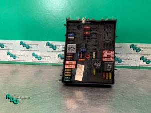Used Fuse box Volkswagen Golf V (1K1) 1.4 FSI 16V Price € 50,00 Margin scheme offered by Autodemontagebedrijf Otte