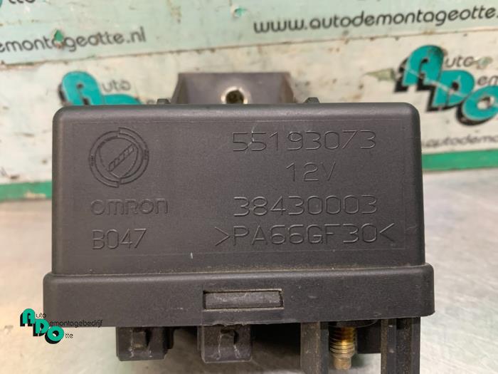 Glow plug relay Fiat Bravo 1.9 JTD 16V Multijet 150 - 55193073