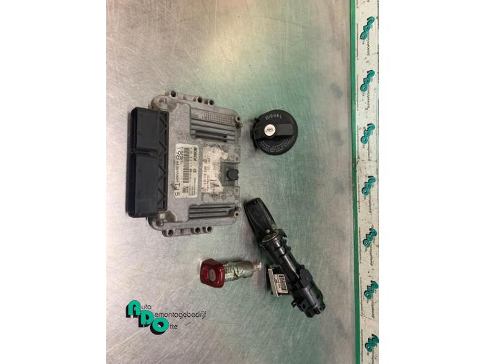 Used Ignition lock + computer Fiat Bravo (198A) 1.9 JTD 16V Multijet 150 Price € 125,00 Margin scheme offered by Autodemontagebedrijf Otte