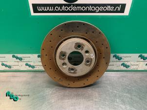 Used Front brake disc Renault Megane II (LM) 2.0 16V Price € 20,00 Margin scheme offered by Autodemontagebedrijf Otte